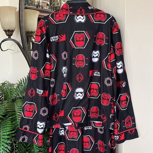 Brand New Disney 2-Piece Star Wars Storm Trooper Pajama Set Long Sleepwear - Picture 6 of 14